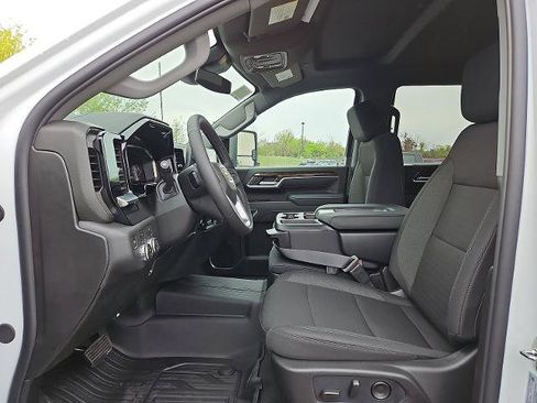 New 2026 GMC Sierra 2500 SLE w/ SLE Value Package; AWD/4WD image 11