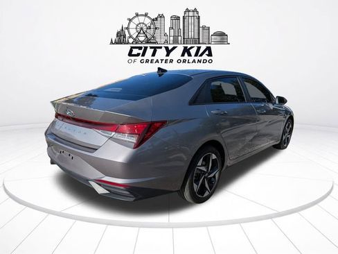 Used 2023 Hyundai Elantra SEL w/ Convenience Package FWD image 6