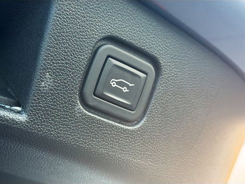 Used 2024 Chevrolet Blazer EV LT AWD/4WD image 30