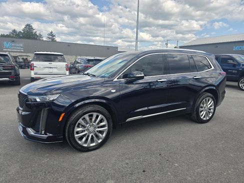 Used 2021 Cadillac XT6 Premium Luxury AWD/4WD image 3