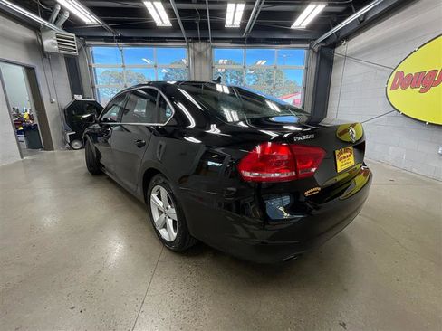Used 2014 Volkswagen Passat 2.5 SE image 3