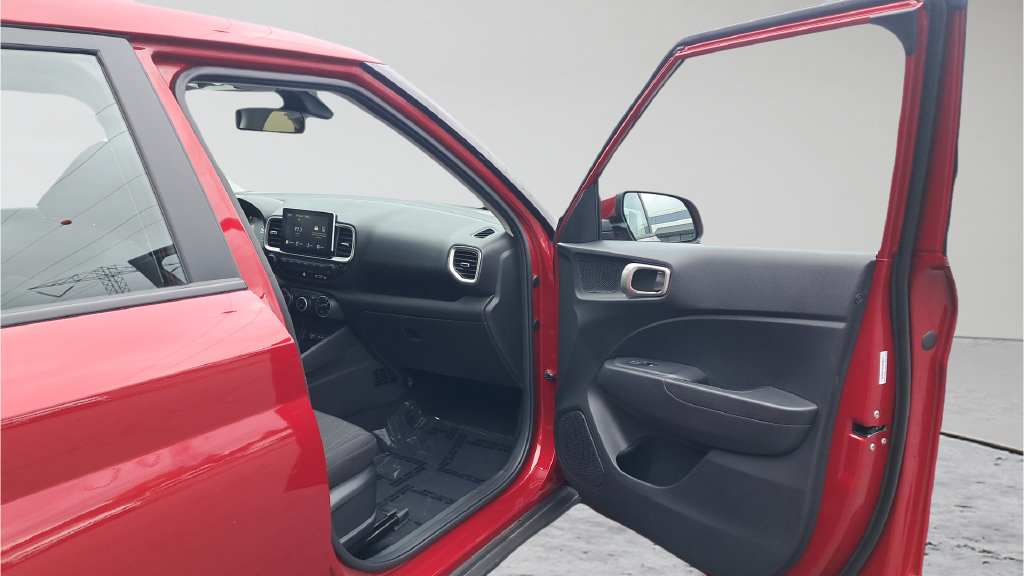 Used 2026 Hyundai Venue SE FWD image 27