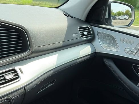 Used 2024 Mercedes-Benz GLS 450 4MATIC image 17