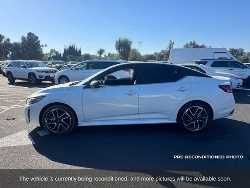 Used 2025 Nissan Sentra SR FWD image 2