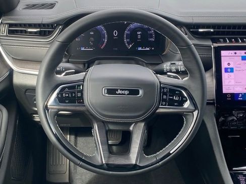 New 2025 Jeep Grand Cherokee Overland w/ Adv Protech Group III AWD/4WD image 38