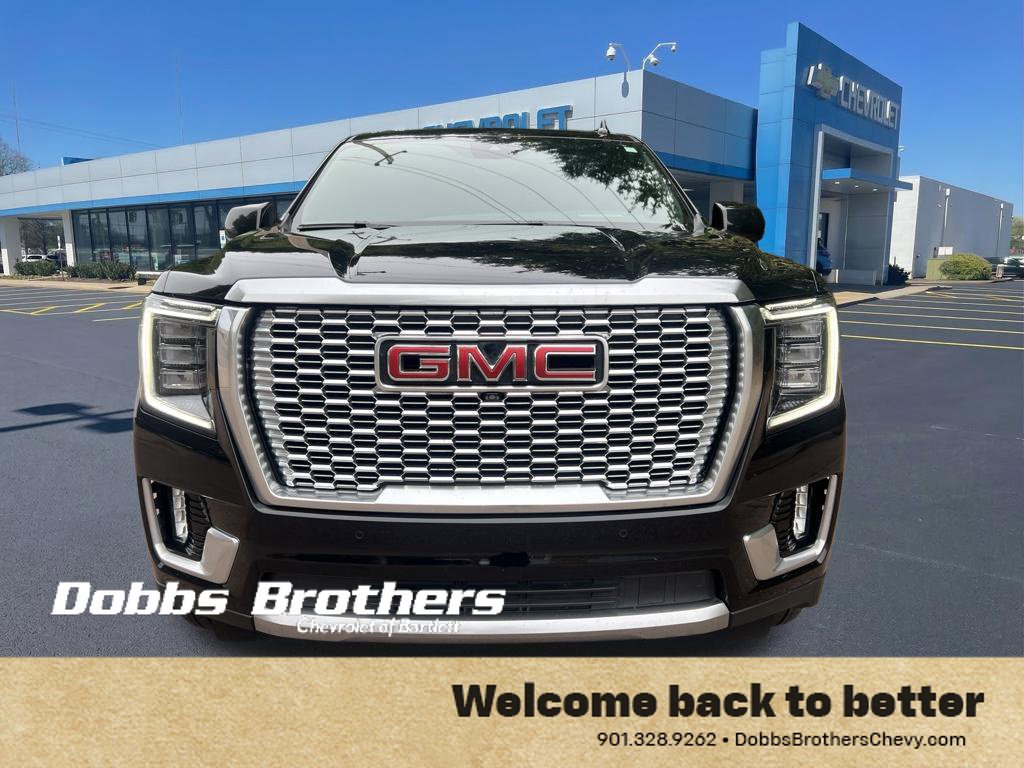Used 2023 GMC Yukon Denali w/ Advanced Technology Package AWD/4WD image 4