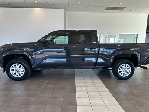 Certified 2026 Toyota Tacoma SR5 AWD/4WD image 7