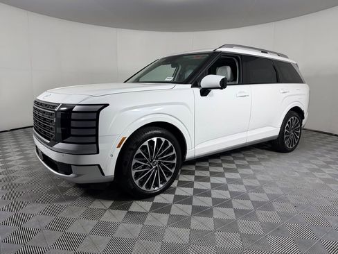Used 2026 Hyundai Palisade Calligraphy FWD image 3