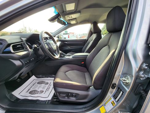 Used 2020 Toyota Camry LE FWD image 17