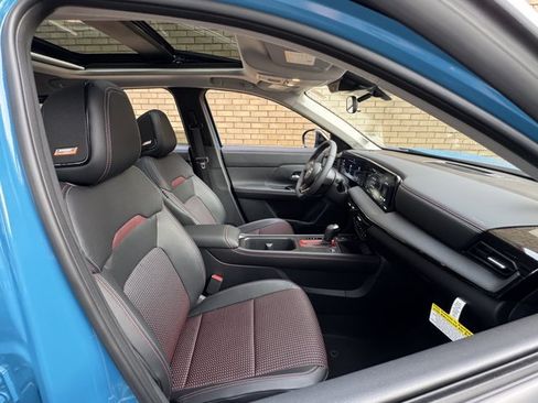 New 2026 Nissan Kicks SR w/ SR Premium Package AWD/4WD image 15
