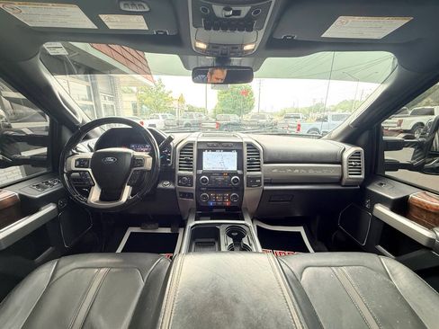 Used 2017 Ford F250 Platinum w/ FX4 Off-Road Package AWD/4WD image 31