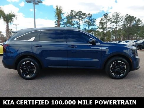 Certified 2024 Kia Sorento S image 4