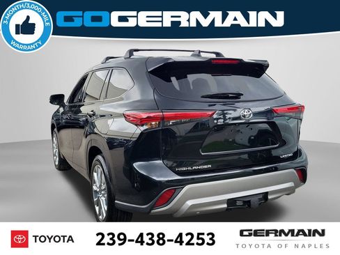 Used 2023 Toyota Highlander Limited FWD image 11