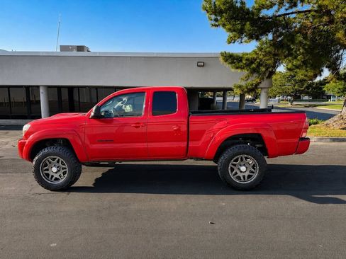 Used 2005 Toyota Tacoma 4x4 Access Cab w/ TRD Sport Pkg #2 image 2