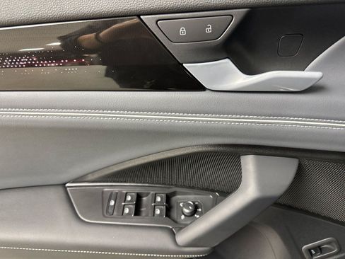 New 2026 Volkswagen Tiguan SEL R-Line AWD/4WD image 10