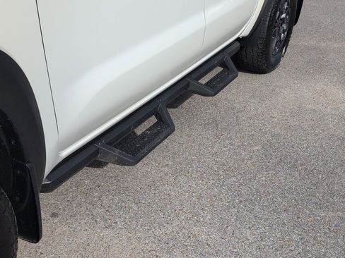 Used 2023 Nissan Frontier PRO-4X w/ Pro-4X Premium Package image 10