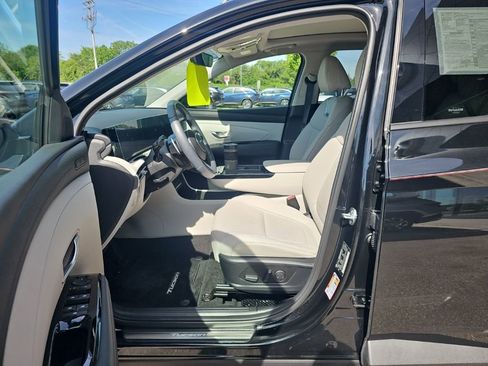 Used 2025 Hyundai Tucson Limited AWD/4WD image 9
