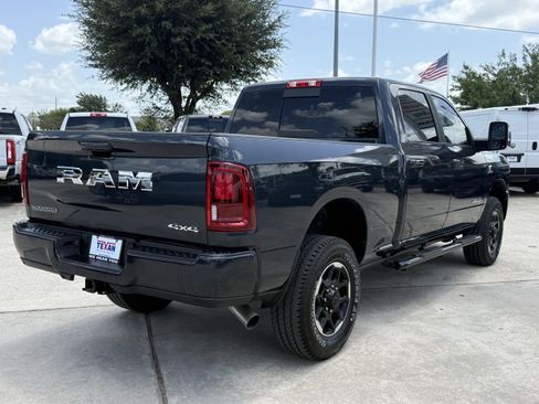 Used 2025 RAM 2500 Laramie AWD/4WD image 5