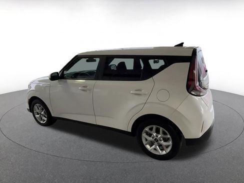 Used 2025 Kia Soul LX w/ LX Technology Package image 12