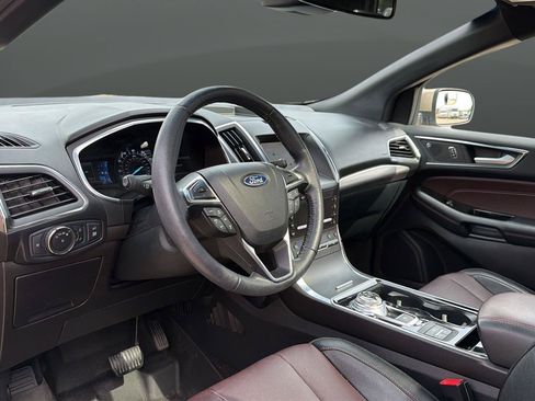 Used 2020 Ford Edge Titanium w/ Equipment Group 301A AWD/4WD image 8
