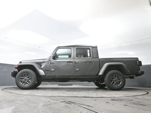 New 2026 Jeep Gladiator Sport image 50