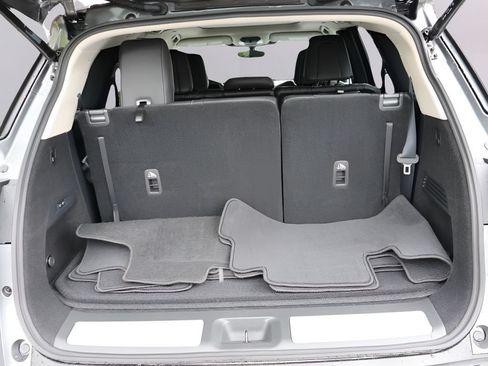 Used 2025 INFINITI QX60 Sensory w/ Cargo Package AWD/4WD image 17