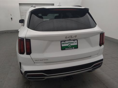 Used 2023 Kia Sorento S w/ Panoramic Sunroof Package FWD image 6