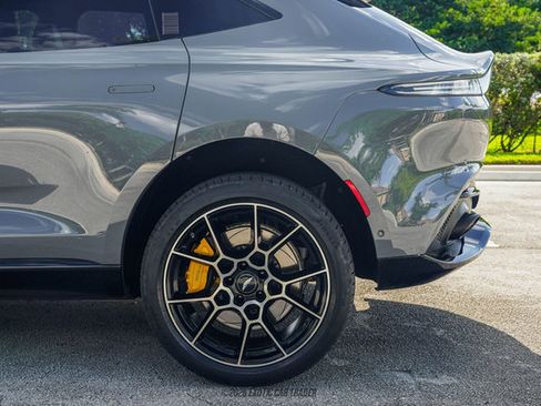 Used 2021 Aston Martin DBX AWD/4WD image 5