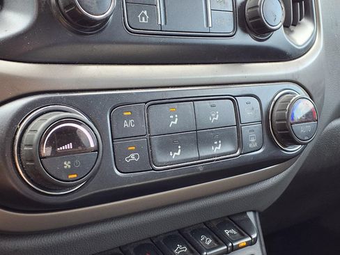 Used 2019 Chevrolet Colorado Z71 AWD/4WD image 24