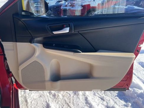 Used 2014 Toyota Camry SE image 26