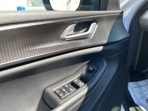 Used 2023 Jeep Grand Cherokee L Laredo image 10