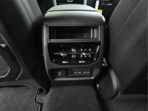 New 2026 Jeep Grand Cherokee Altitude RWD image 21