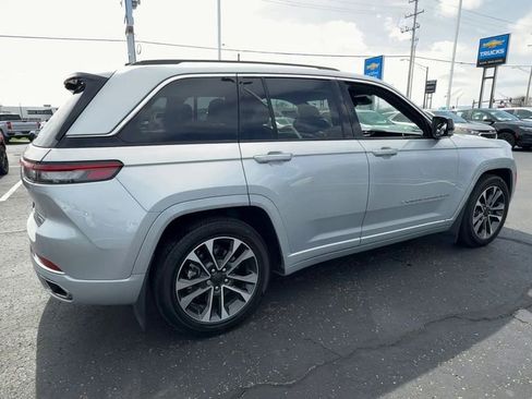 Used 2023 Jeep Grand Cherokee L Limited AWD/4WD image 8
