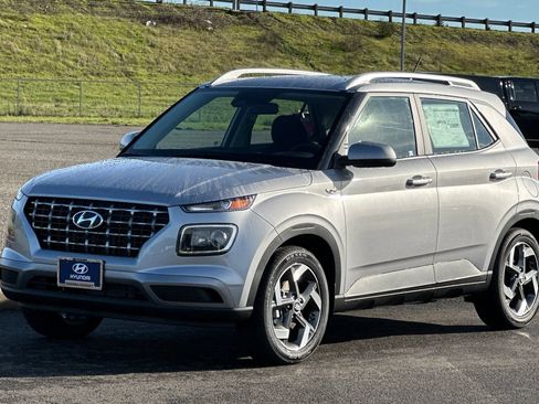 Used 2026 Hyundai Venue SEL FWD image 7