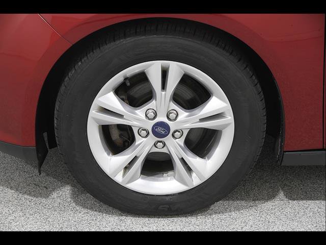 Used 2014 Ford Focus SE w/ SE Winter Package FWD image 19