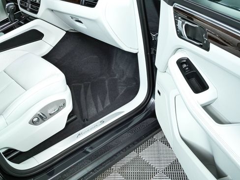 New 2026 Porsche Macan S AWD/4WD image 25