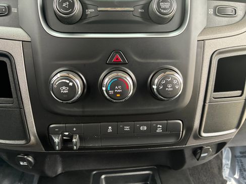 Used 2018 RAM 3500 Tradesman w/ Chrome Appearance Group image 22