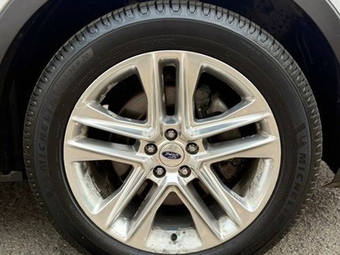 Used 2017 Ford Explorer Limited w/ Equipment Group 301A AWD/4WD image 26