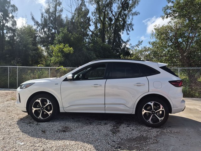 Used 2023 Ford Escape ST-Line Select w/ Tech Pack #2 AWD/4WD image 8