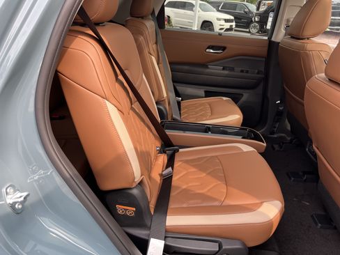 New 2026 Nissan Pathfinder Platinum AWD/4WD image 4