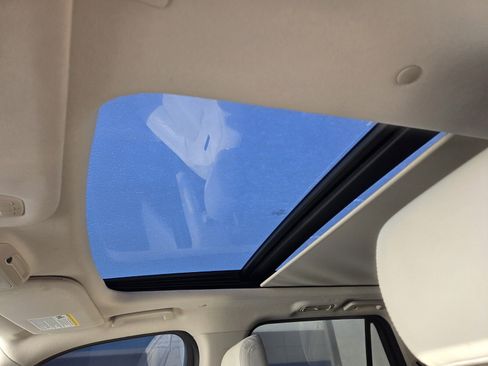 Used 2021 Ford Expedition Platinum image 2