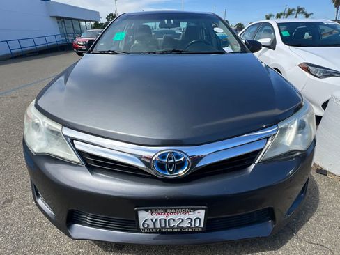 Used 2012 Toyota Camry LE FWD image 2