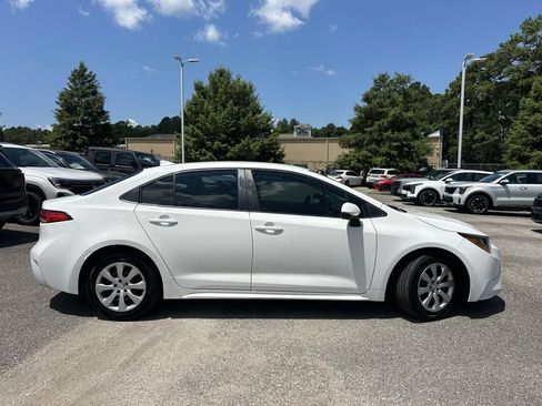 Used 2021 Toyota Corolla LE FWD image 31