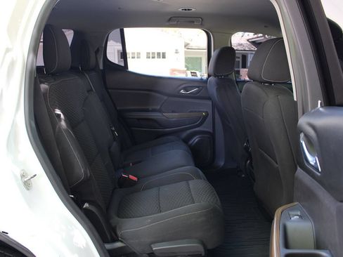 Used 2018 GMC Acadia SLE FWD image 16
