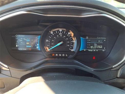 Used 2020 Ford Fusion SEL image 17