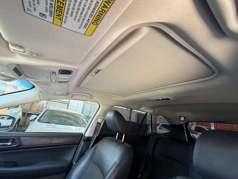 Used 2018 Subaru Outback 3.6R Limited AWD/4WD image 15