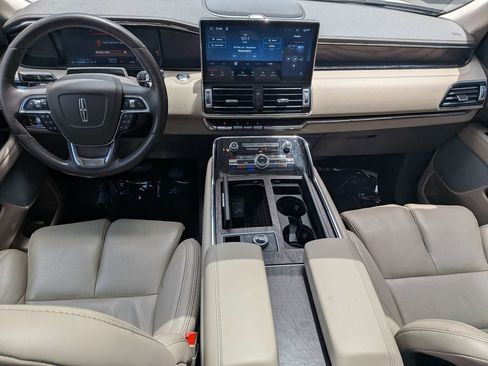 Certified 2024 Lincoln Navigator Reserve AWD/4WD image 18