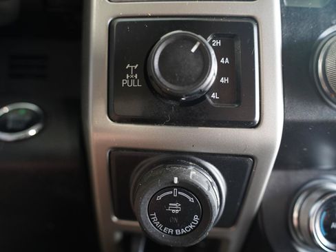 Used 2019 Ford F150 Lariat w/ Equipment Group 502A Luxury AWD/4WD image 20