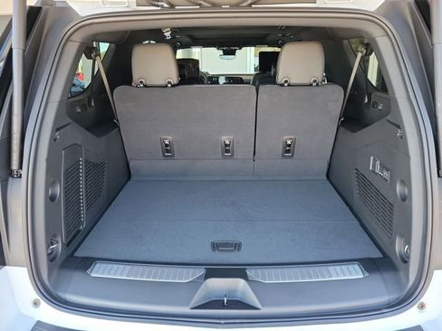 New 2026 Chevrolet Suburban Premier RWD image 7