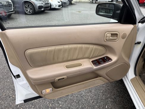 Used 1997 Nissan Maxima GLE image 9